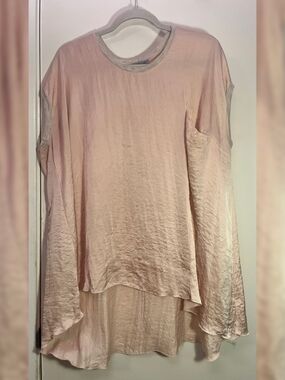 Relaxed Hi-Low Tunic Blouse in Light Pink